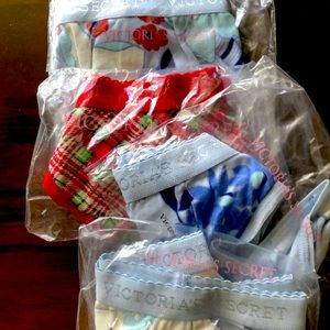4 Victoria’s Secret 100% cotton thongs. Sz.S